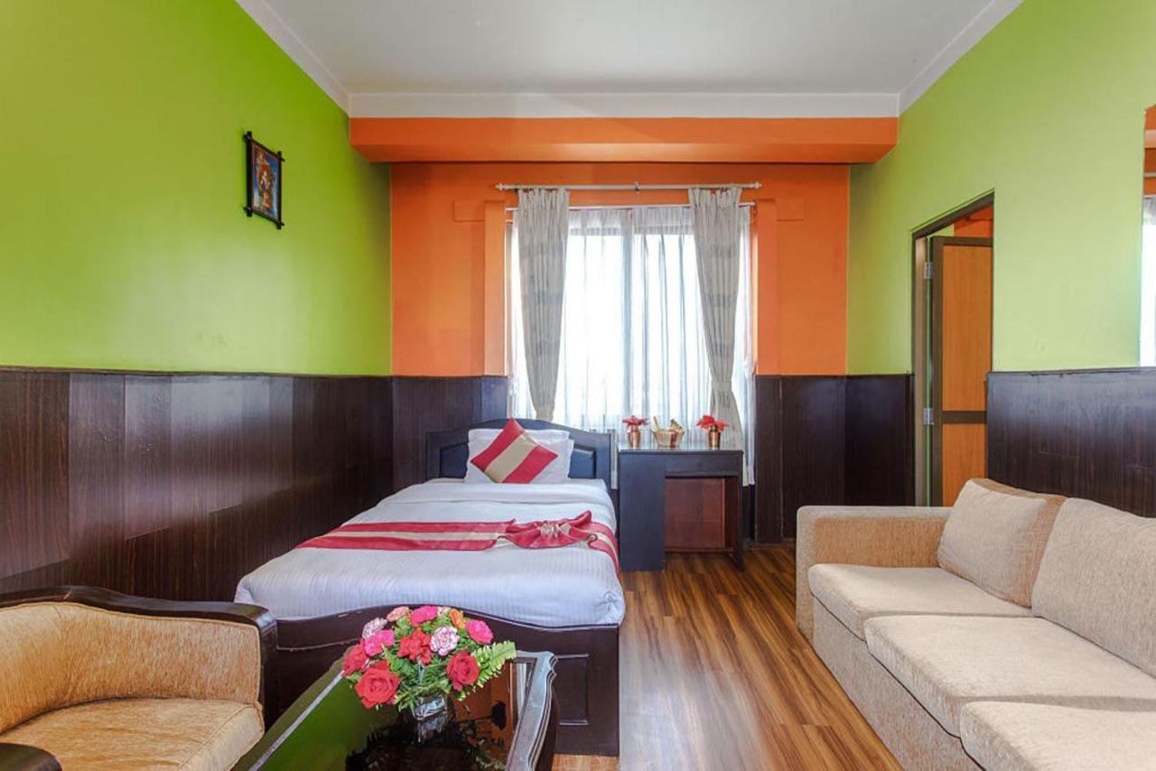 Nepalaya Hotel カトマンズ エクステリア 写真