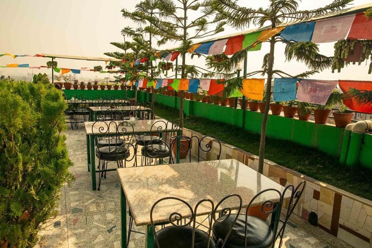 Nepalaya Hotel カトマンズ エクステリア 写真