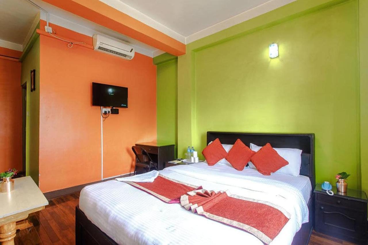 Nepalaya Hotel カトマンズ エクステリア 写真