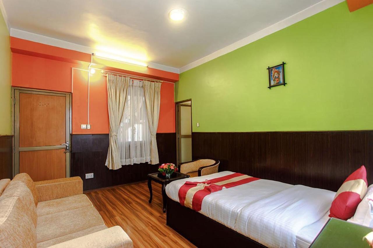 Nepalaya Hotel カトマンズ エクステリア 写真
