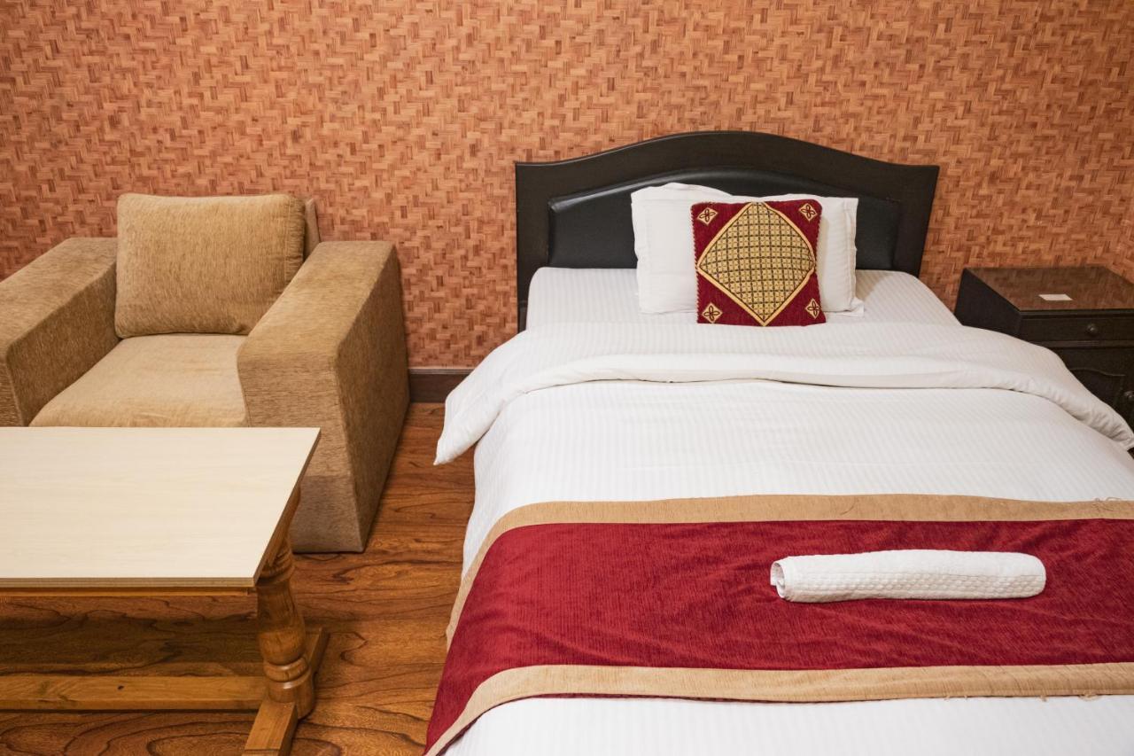 Nepalaya Hotel カトマンズ エクステリア 写真