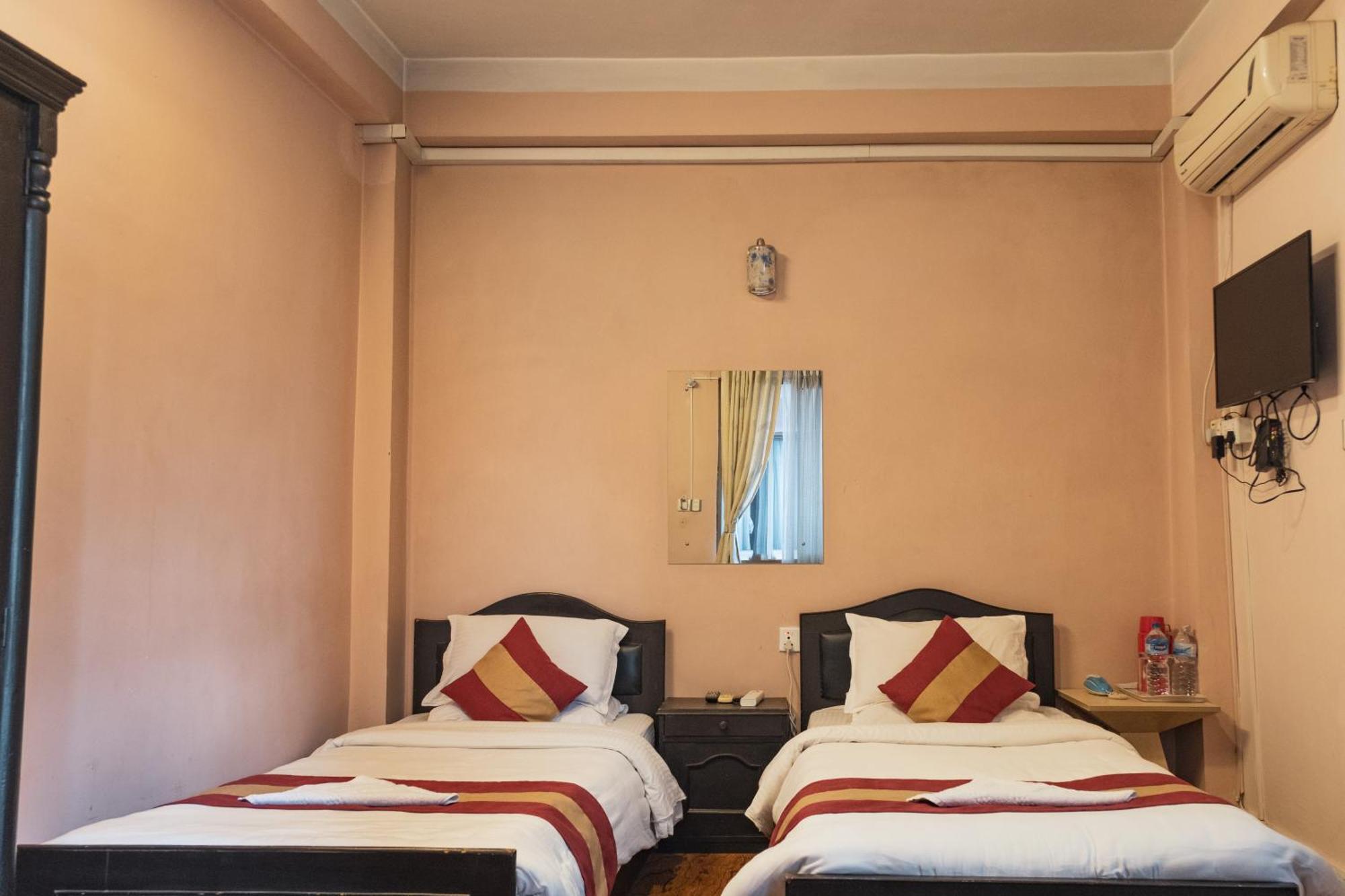 Nepalaya Hotel カトマンズ エクステリア 写真
