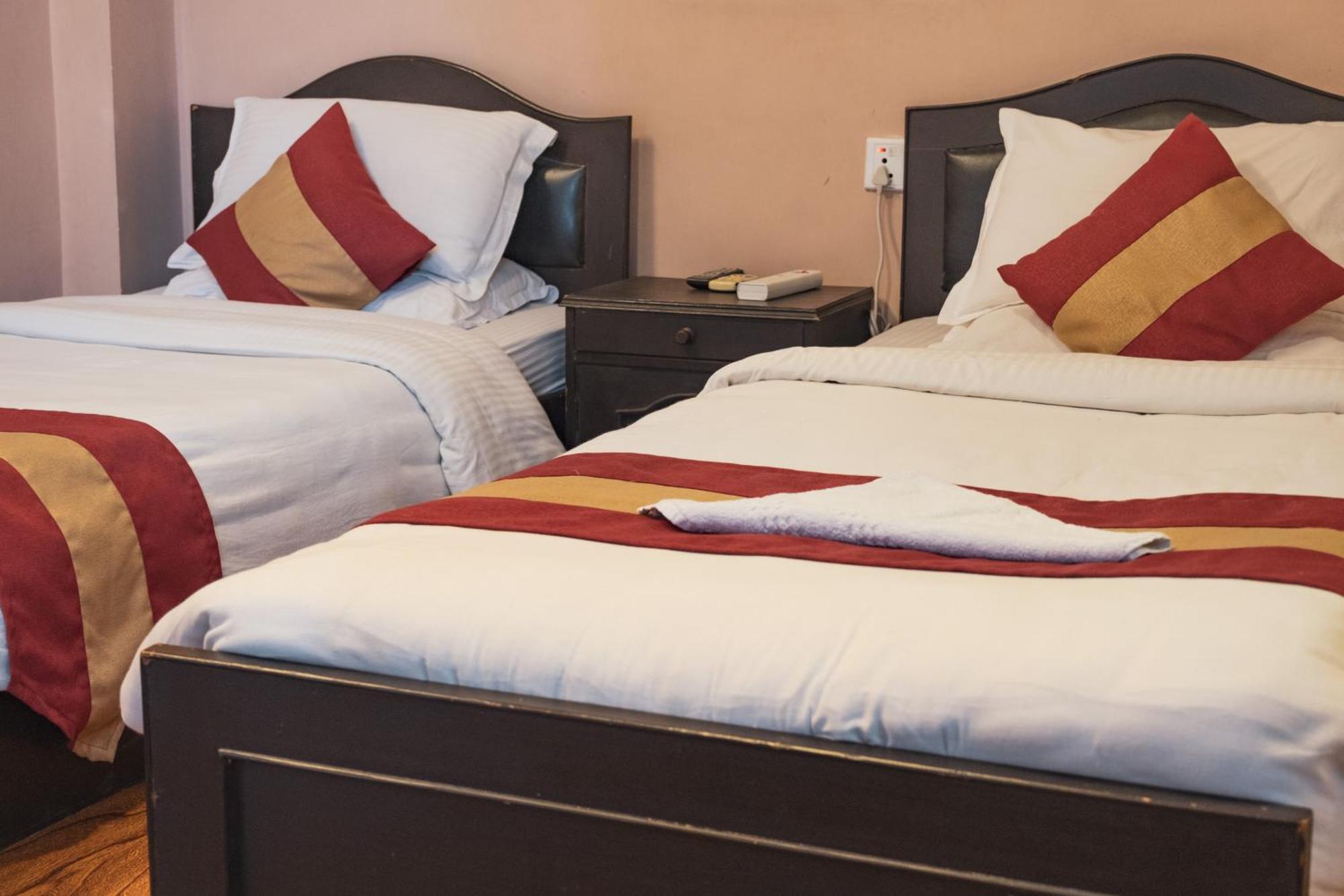 Nepalaya Hotel カトマンズ エクステリア 写真